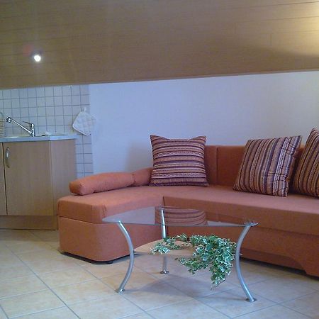 Herresbach Fliederhof Ferienwohnungen חדר תמונה