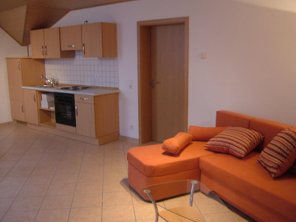 Herresbach Fliederhof Ferienwohnungen חדר תמונה