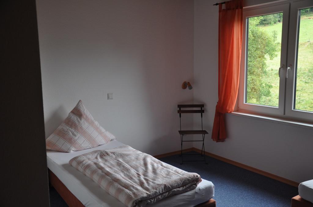 Herresbach Fliederhof Ferienwohnungen חדר תמונה